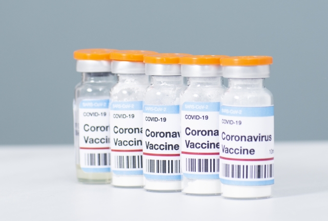 新型コロナウイルスワクチン3回目接種、3100万人対象に前倒しへ