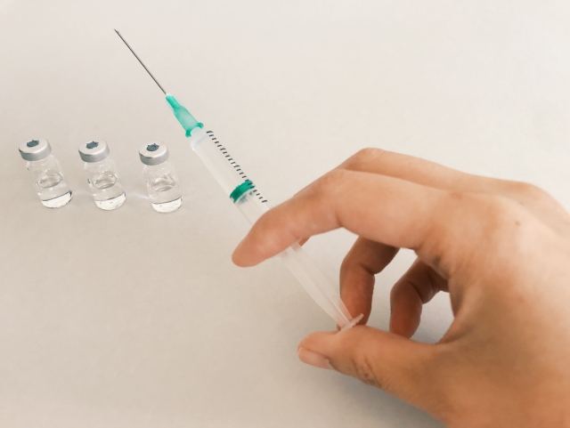 FDA（アメリカ食品医薬品局）がファイザー追加接種対象に12〜15歳を追加