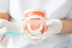 歯周病予防のためのブラッシングの仕方、おすすめの歯磨き粉を歯科医師が伝授