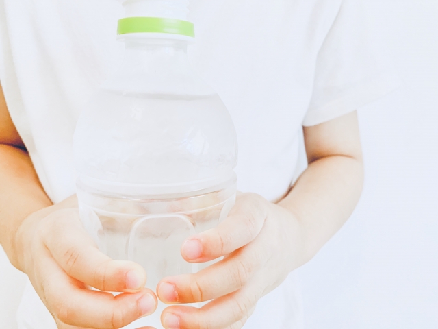 子どもの熱中症予防は、こまめな水分補給がポイント