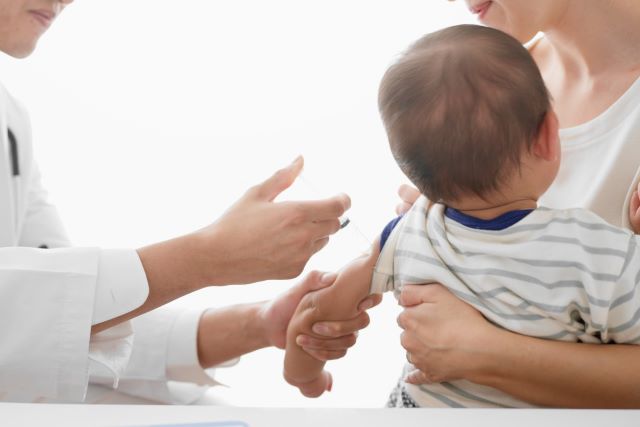 【医師が解説】子どもの予防接種･ワクチンはスケジュール通りに受けないとまずい？