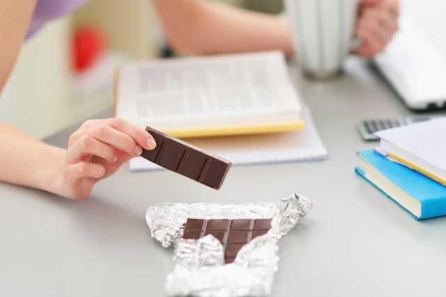 「チョコレートが勉強にもたらす3つの効果」とは？ 管理栄養士が解説