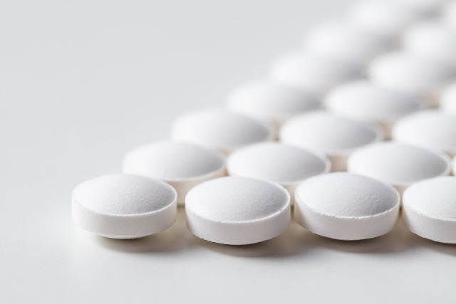 塩野義製薬の新型コロナ飲み薬 ”治験で症状改善の効果”