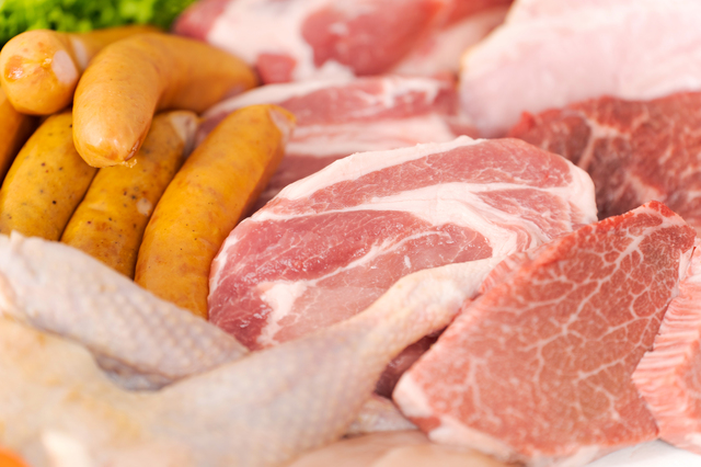 鶏肉は赤身肉(牛肉･豚肉)や加工肉(ハム･ソーセージ)と比べて大腸がん発症のリスクが低いのはなぜ？