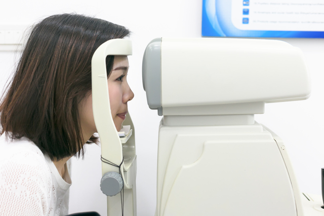 眼科で受けられる目の検査・治療は？「受診の流れ」を紹介