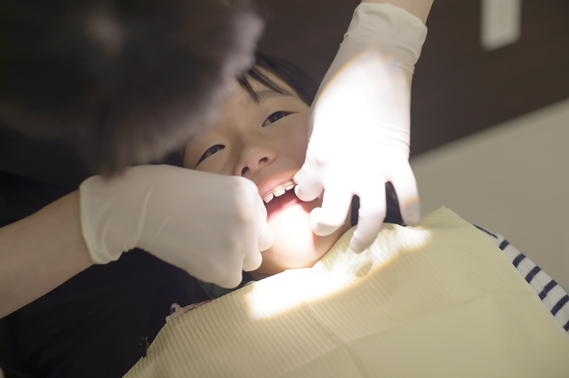 歯列矯正を始めるなら子どもの時期がベスト!? その理由とは?