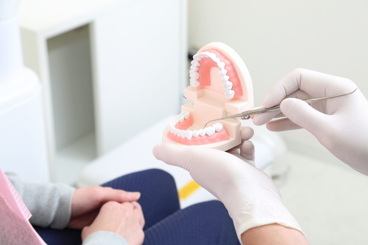 インプラント･ブリッジ･入れ歯の特徴や違い、選び方を歯科医が解説