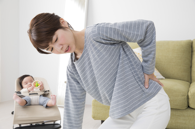 「産後の腰痛」の原因・対処法・予防法を柔道整復師が解説