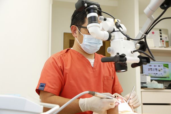 歯科治療でマイクロスコープを使うと何ができるの？